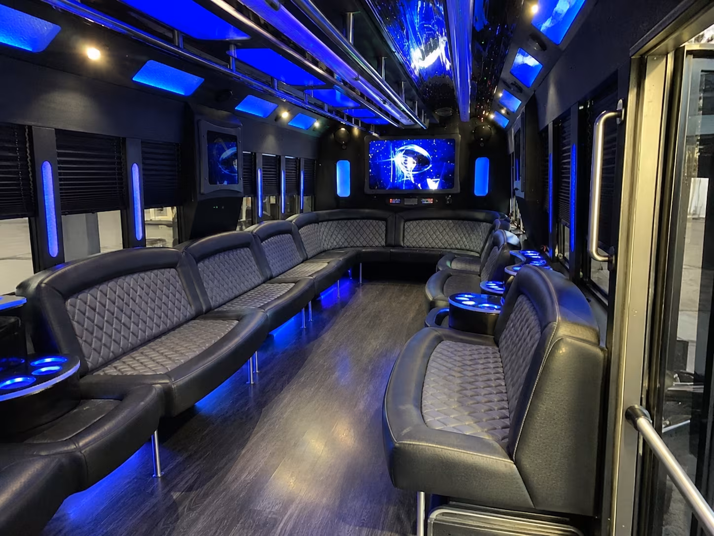 south fulton 28 passenger party bus interior