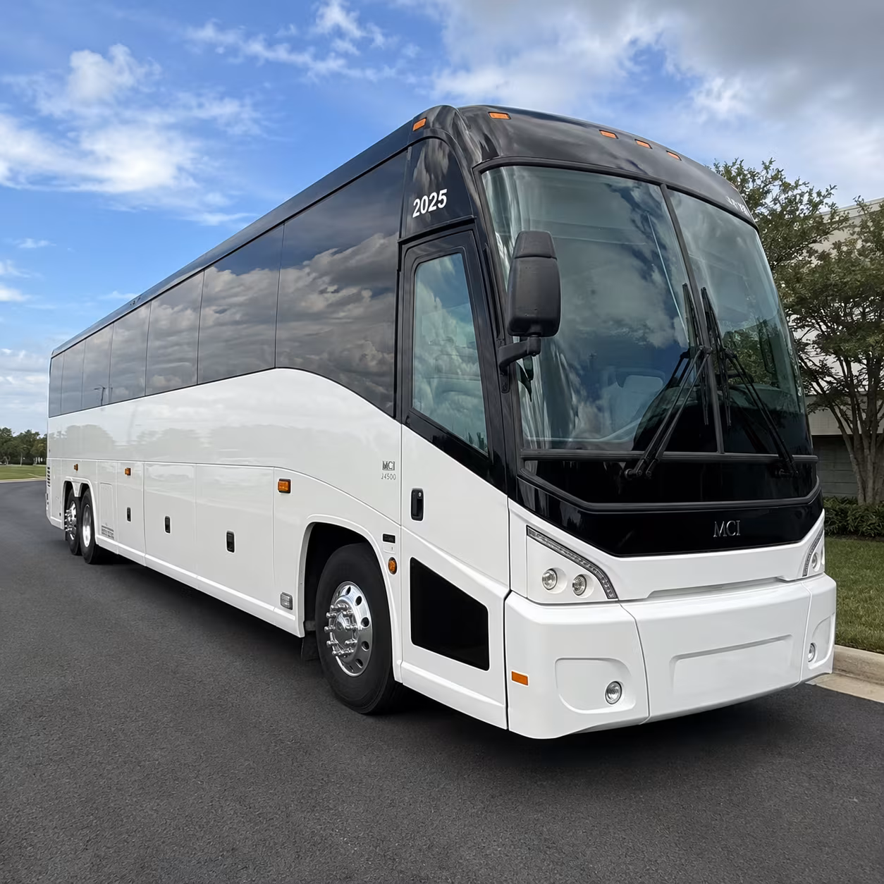sports fan buses to mercedes benz stadium and state farm arena